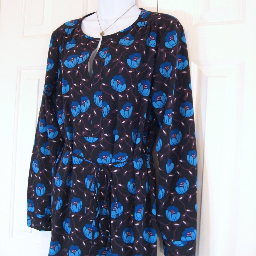 LOFT | 'Buttercup' Split Neck Shirt Dress - Picture 5 of 10